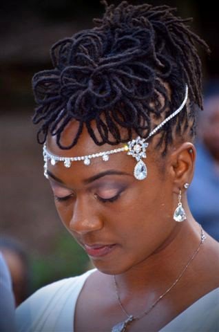 loc petal hair style